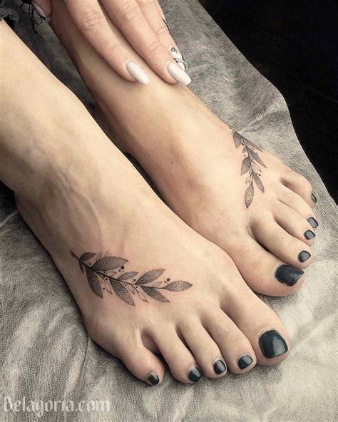 tatuajes pie mujer|Tatuajes para el pie: Dolor, pros, contras e ideas populares